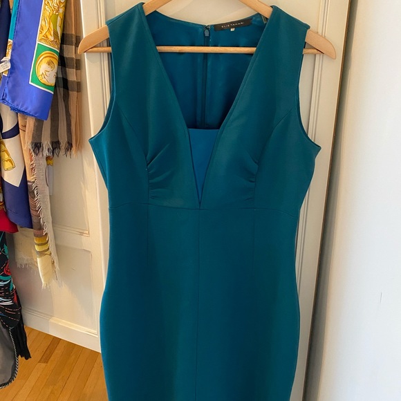 Elie Tahari Women's Tailored V-neck Sleeveless Dress - Picture 3 of 7